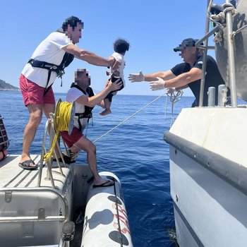 Παροχή συνδρομής σε επιχείρηση απεγκλωβισμού ατόμων από δύσβατη περιοχή στη Σάμo